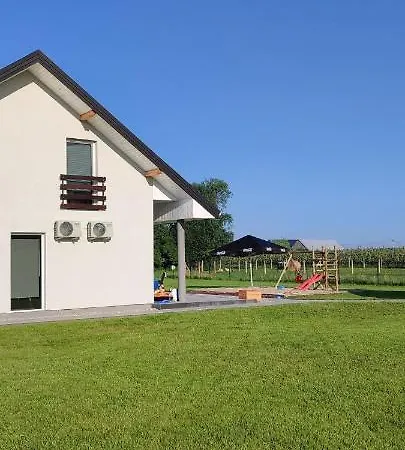 - Spokojne Miejsce Z Calorocznym Zewnetrznym Wspolnym Jacuzzi, Sauna I Wakacyjnym Basenem