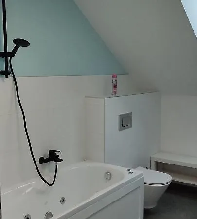 Apartman - Spokojne Miejsce Z Calorocznym Zewnetrznym Wspolnym Jacuzzi, Sauna I Wakacyjnym Basenem