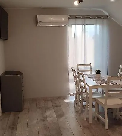 - Spokojne Miejsce Z Całorocznym Zewnętrznym Wspólnym Jacuzzi, Sauną I Wakacyjnym Basenem Apartamento Wilga