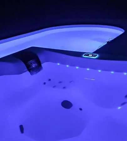 - Spokojne Miejsce Z Calorocznym Zewnetrznym Wspolnym Jacuzzi, Sauna I Wakacyjnym Basenem Апартаменты *