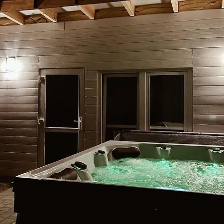 - Spokojne Miejsce Z Calorocznym Zewnetrznym Wspolnym Jacuzzi, Sauna I Letnim Basenem Διαμέρισμα