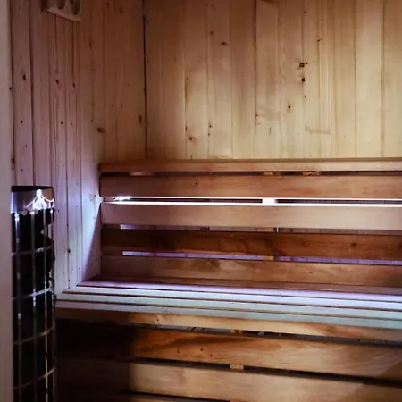 - Spokojne Miejsce Z Calorocznym Zewnetrznym Wspolnym Jacuzzi, Sauna I Letnim Basenem