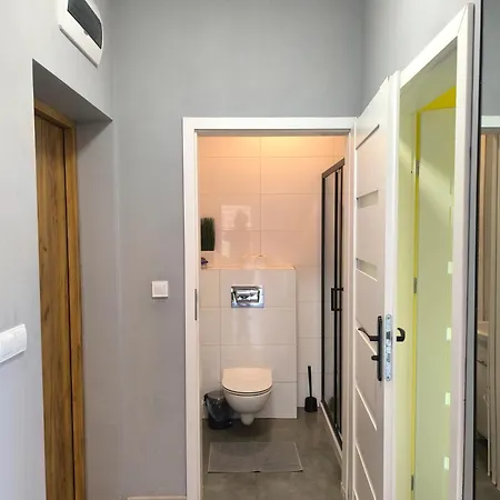 Апартаменты - Spokojne Miejsce Z Calorocznym Zewnetrznym Wspolnym Jacuzzi, Sauna I Wakacyjnym Basenem Вильга