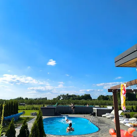 - Spokojne Miejsce Z Całorocznym Zewnętrznym Wspólnym Jacuzzi, Sauną I Wakacyjnym Basenem Apartamento