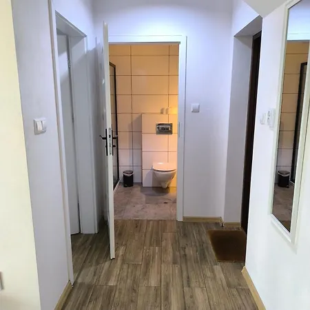 - Spokojne Miejsce Z Całorocznym Zewnętrznym Wspólnym Jacuzzi, Sauną I Wakacyjnym Basenem Apartamento Wilga